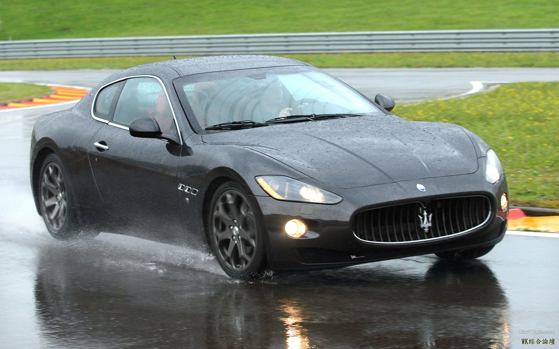 Maserati_GranTurismo_84_1920x1200.jpg