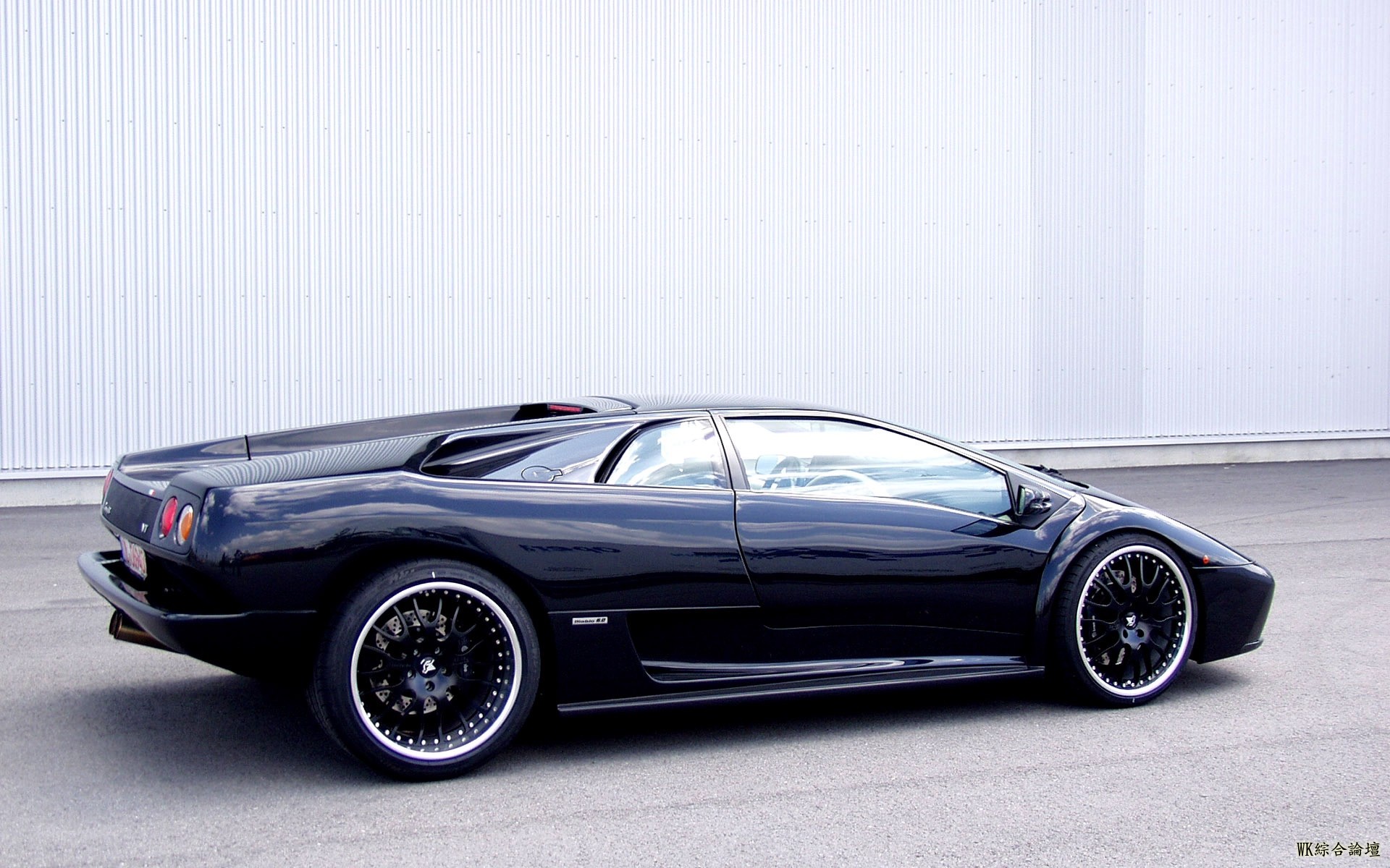 hamann_lamborghini_lamborghini_black_side_view_99682_1920x1200.jpg