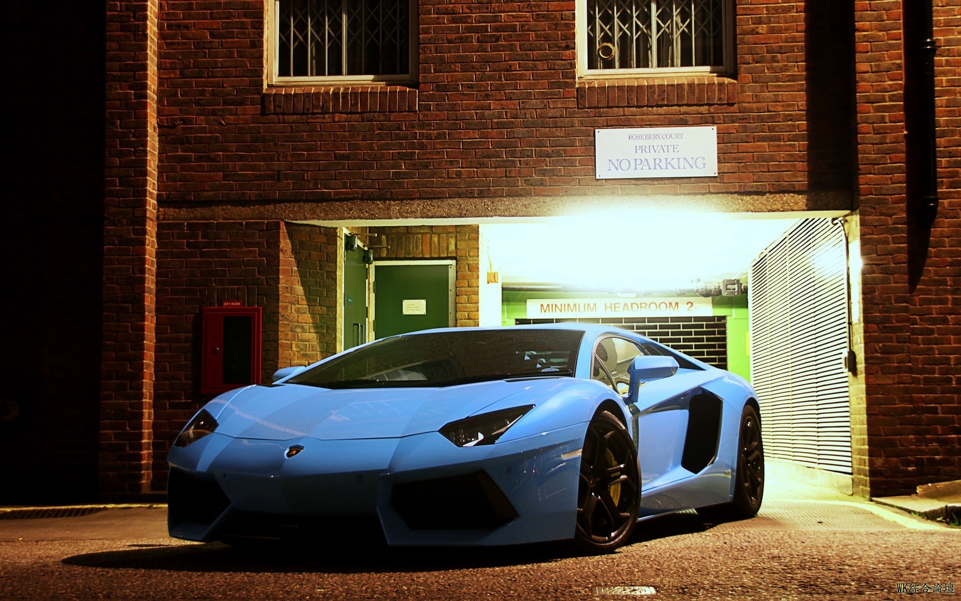 lamborghini_aventador_lp700_4_front_view_96388_1920x1200.jpg