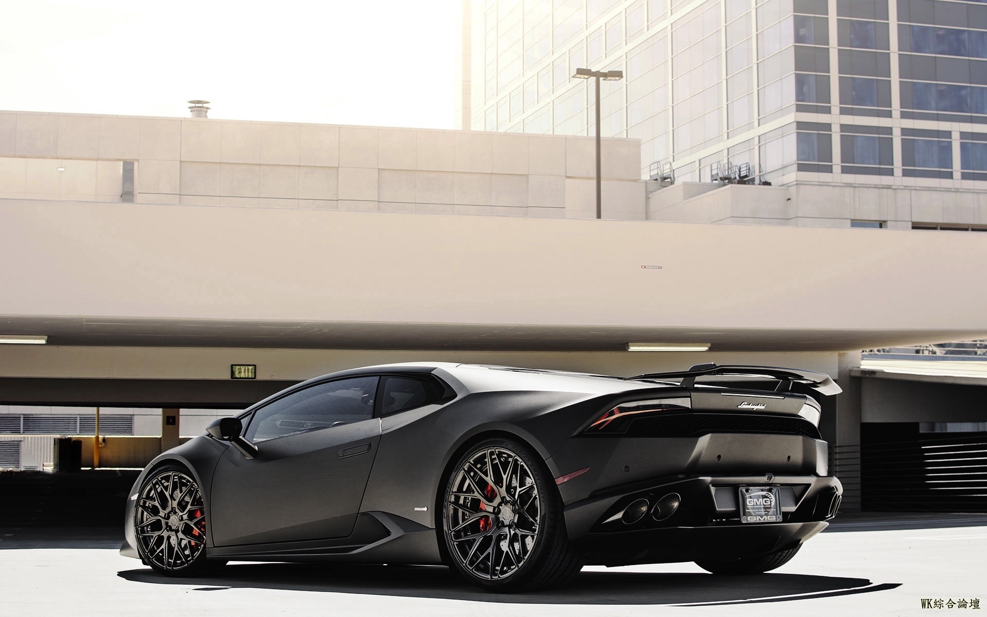 lamborghini_huracan_lp_610_4_side_view_111077_1920x1200.jpg